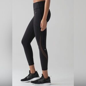 Lululemon Invigorate 7/8 tight